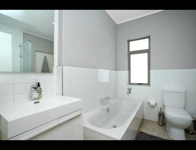 3 BEDROOM PROPERTY TO RENT IN OAKLANDS